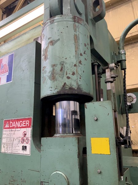 240 TON X 10' BETENBENDER HYDRAULIC PRESS BRAKE: STOCK #80837