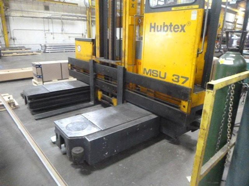 8,000 Lbs. (3700 kg) Hubtex Model MSU37 Electric Multidirectional Sideloader