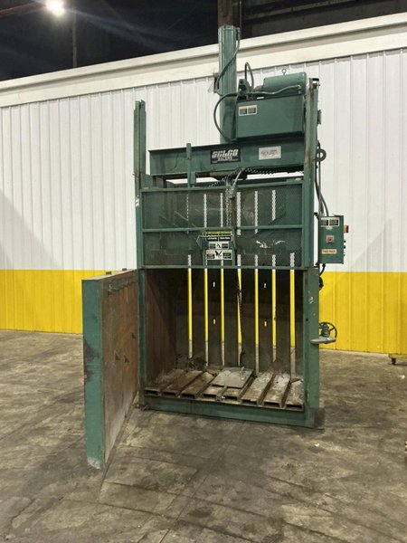 SELCO MODEL V5-HD VERTICAL HYDRAULIC BALER: YOBRO #24583