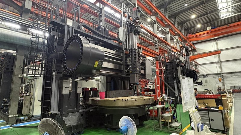 NEW Vision Wide VTM-3034, 2026 – High-Performance VTL, 118″ Chuck, 132″ Max Swing, Live Milling 75HP 2 Speed Gearbox 4000RPM, Fanuc 0i-TF Plus CNC Control with 15″LCD, 160 RPM, 60 HP x 2 (Dual Motor), R12+L30 Tools, CTS 290 PSI, Chip Conveyor. Installation/Ocean Freight/Tariffs/Surcharge All Included In Price.