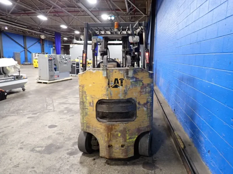 CATEPILLER 4450 LBS PROPANE FORKLIFT  -  GC40K-LP-STR