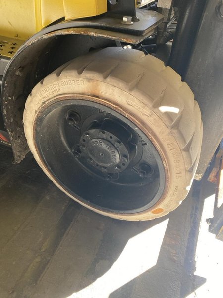 Hyster E70XN Electric Cushion Tire Forklift, 2020 – 7,000 lb Capacity, AC Drive, Sit-Down Rider