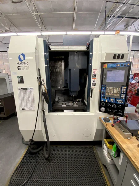 2005 MAKINO E33 VERTICAL MACHINING CENTER