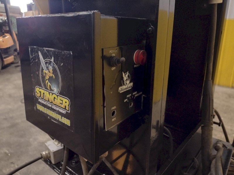 1,250 LB STINGER MODEL #P-1250 PIPE WELDING POSITIONER WITH 30" GRIPPER CHUCK : YOBRO #25213