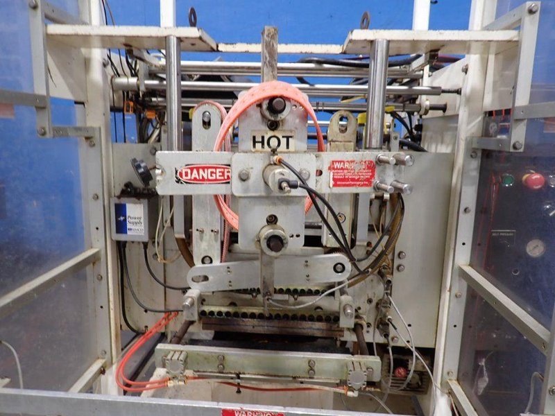 UNIVERSAL PACKAGING INC VERTICAL FORM FILL &amp; SEAL MACHINE  -  S1500CA