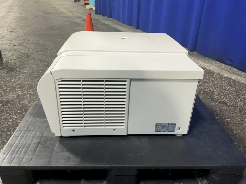 THERMO SCINTIFIC CENTRIFUGE  -  SORVALL LEGEND XTR