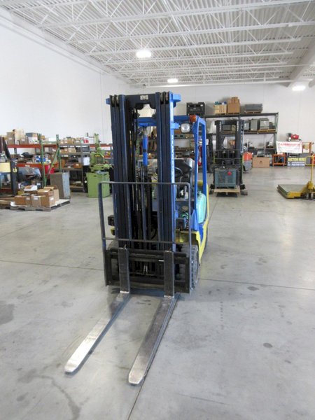 Komatsu Seated Propane Forklift Truck, 4480 LB Load Capacity- Auction Item