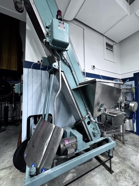US Bottlers Gravity Vacuum 36 Head Rotary Bottle Filler- 100, 200, and 350ml Change Parts, Previous Use Liquor