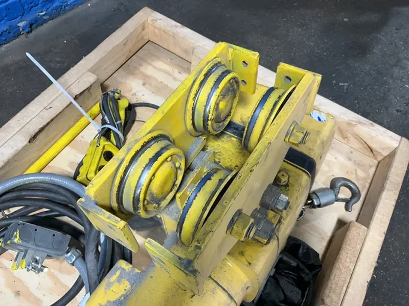 YALE 1000 LBS CHAIN HOIST   -  KEL1/2-10LG15S1