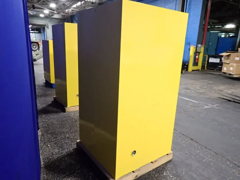 ULINE 55 GAL FLAMMABLE CABINET  -  H-3685M