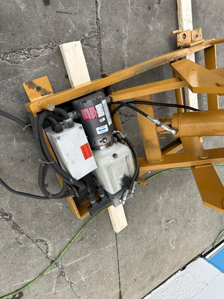 4000 LB PRESTO ECOA MODEL #CLTLT HYDRAULIC  TILTING LIFT TABLE: STOCK #78098