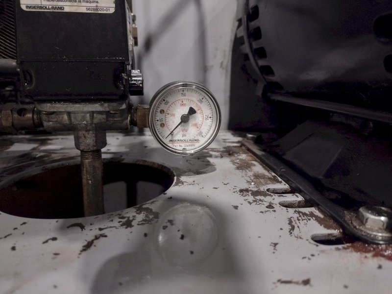 INGERSOLL RAND AIR COMPRESSOR: YOBRO #24822