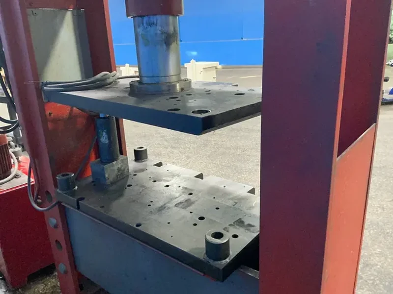 STENHOJ HYDRAULIK 150 TON HYDRAULIC H-FRAME PRESS  -  150