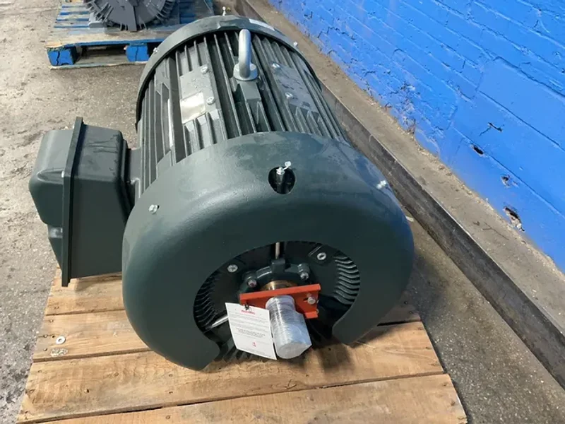 TOSHIBA 200 HP EQP GLOBAL 840 MARINE DUTY ELECTRIC MOTOR  -  2002XSSB41B-P