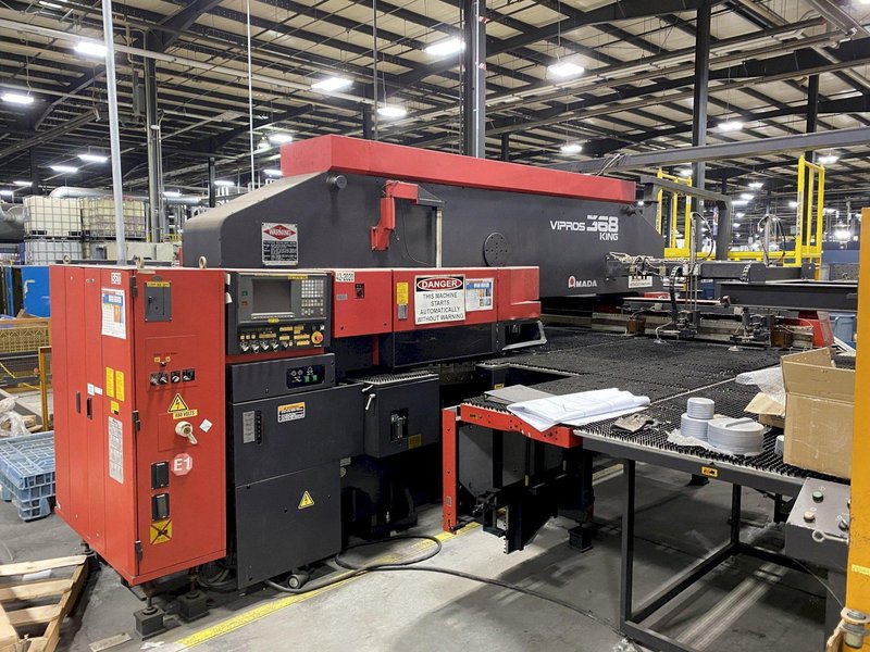 33 TON AMADA VIPROS 368 KING CNC TURRET PUNCH WITH LOADING TOWER AND UNLOADER SYSTEM. STOCK # 0848820
