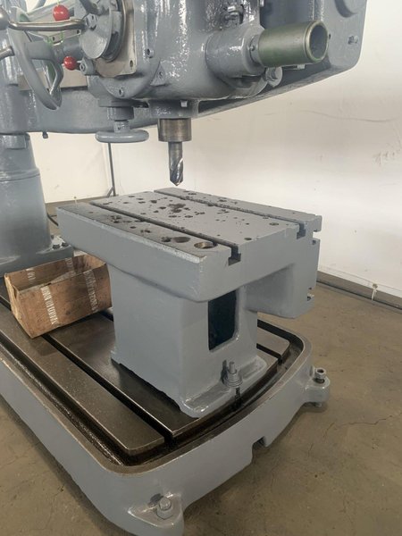 4&#039; X 9&quot; CINCINNATI-BICKFORD RADIAL ARM DRILL.STOCK # 0311023