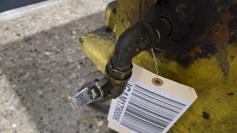 SELF DUMPING HOPPER USED