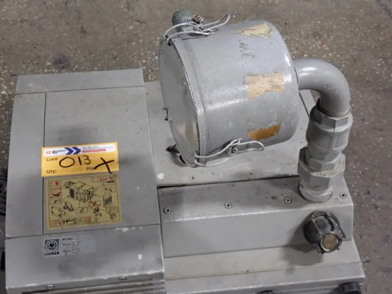 BECKER 900 MBAR VACUUM PUMP  -  KVT 3.100