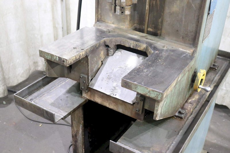 10 TON DENISON HYDRAULIC C FRAME PRESS: STOCK 69803