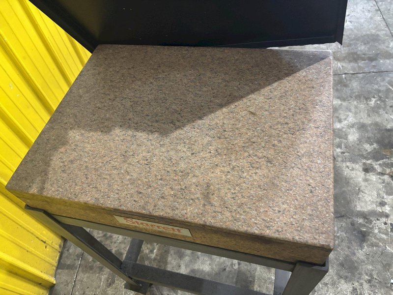 24&quot; X 18&quot; X 4.5&quot; STARRETT GRADE A GRANITE INSPECTION TABLE LAYOUT PLATE ON STAND: YOBRO #23852