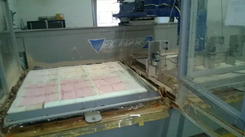 2004 PAR VECTOR 2 | Waterjet Cutters