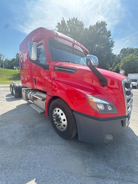 2020 Freightliner Cascadia 126 LC1675