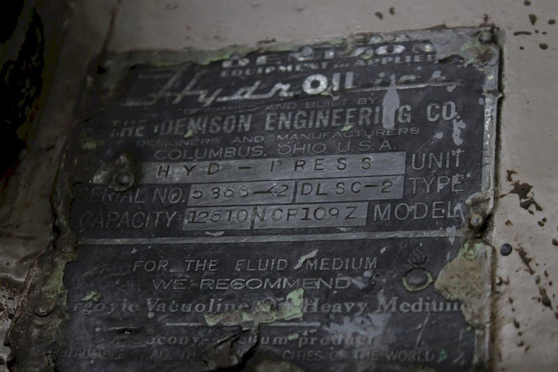 125 TON DENISON HYDRAULIC PRESS: STOCK #75941