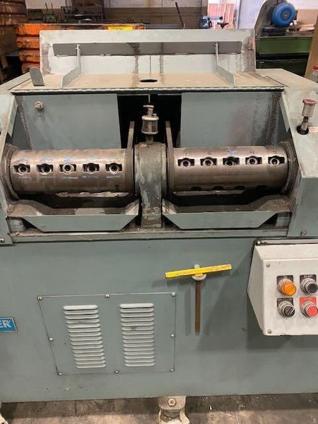 Shuster Model 24SFT Twin Arbor Wire Straightener