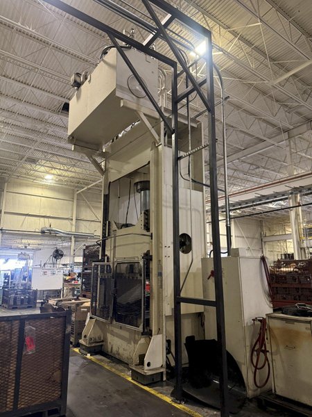 300 TON MACRODYNE MPZ300-2 STRAIGHT SIDE HYDRAULIC PRESS. STOCK # 0431526