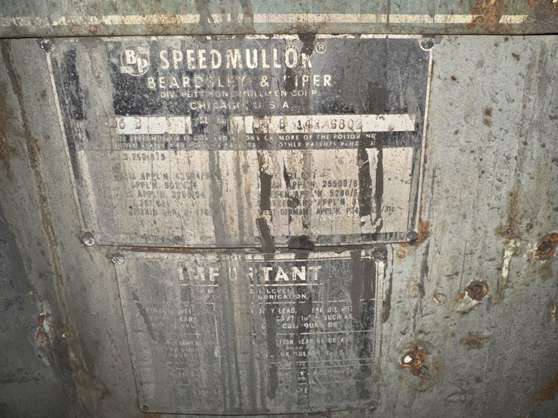 B&amp;P MODEL 85B Speedmuller S/N 142-6802 EQUIPPED WITH DUST HOOD, BATCH HOPPER, 61522 gearbox