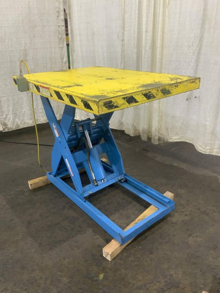 3000 LBS LIFT PRODUCTS SCISSOR LIFT TABLE: STOCK #80889