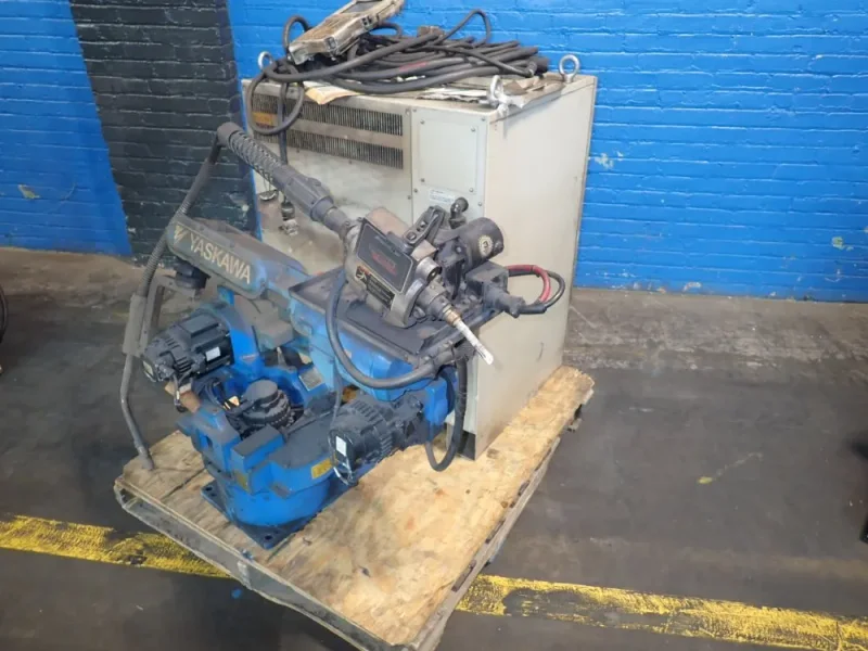 YASKAWA MOTOMAN ROBOT   -  MH6