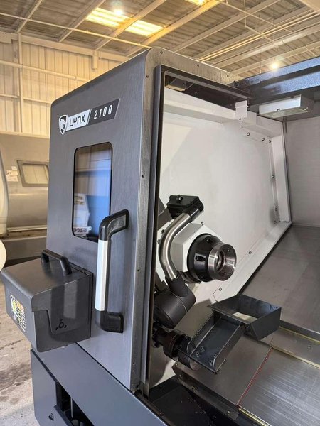 Doosan DN Solutions Lynx 2100A CNC Turning Center – 2022 Bar Feeder Lathe