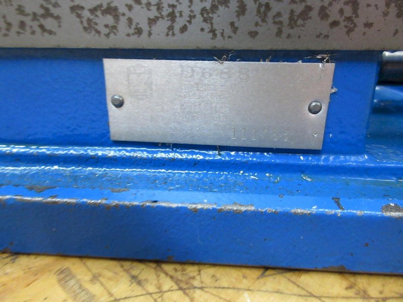 Kurt D688 6&quot; Machine Vise with Handle and Aluminum Jaws- Auction Item