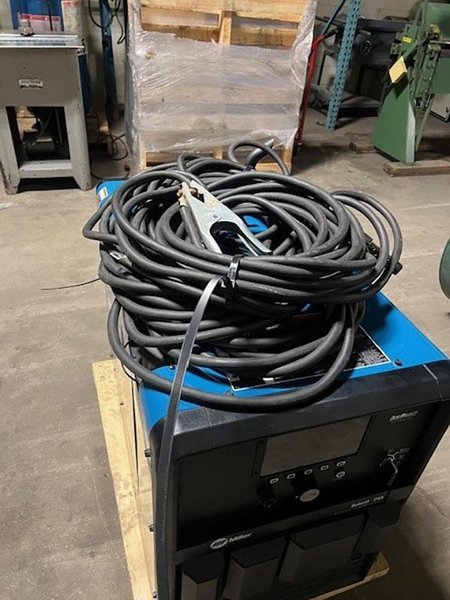 MILLER DC WELDER POWER GENERATOR MODEL BOBCAT 265