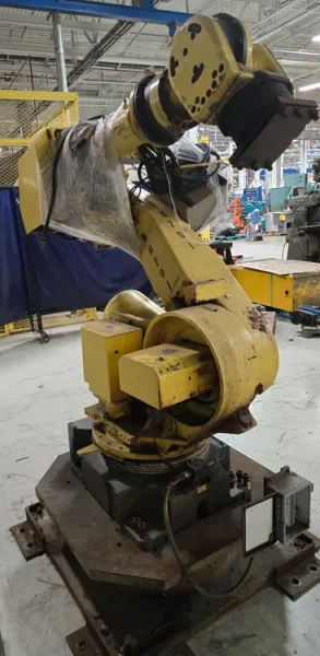 FANUC R-2000IA 200F INDUSTRIAL ROBOT – USED