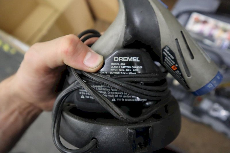 Dremel Rotary Tools Corded and Cordless and Electric Engraver- Auction Item