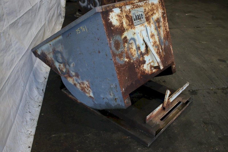 3/4 YARD CAPACITY SELF DUMPING HOPPER: STOCK #75961