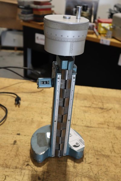 Brown &amp; Ssarpe Hite-Icator 5851-12" Cadillac Style Height Gage- Auction Item