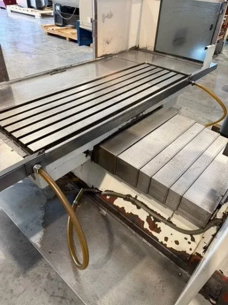 Milltronics RH-25 CNC Vertical Milling Machine 40 taper #7309