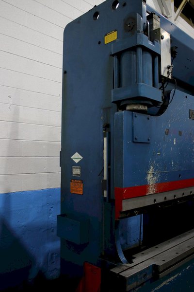 135 TON X 8' CINCINNATI MDL 135FMII HYDRAULIC PRESS BRAKE: STOCK #75067