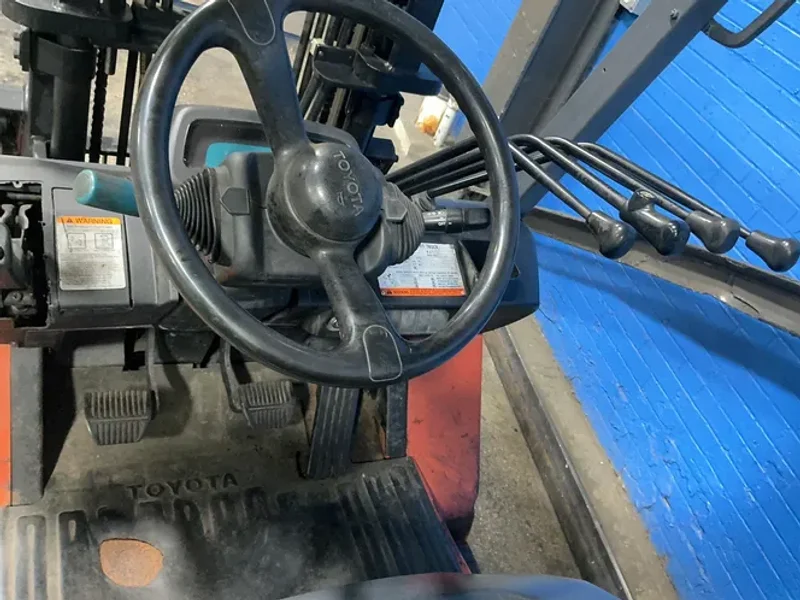 TOYOTA 3300 LBS PROPANE FORKLIFT  -  7FGU15
