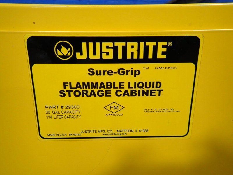 JUSTRITE 30 GAL FLAMMABLE LIQUID STORAGE CABINET