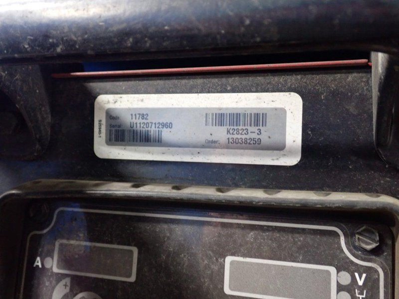 LINCOLN 350 A WELDER  -  POWER WAVE S350