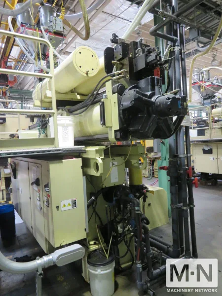 825 TON 132 OZ  HUSKY MODEL GL750GENRS120/100 INJECTION MOLDING MACHINE  MFG 1999
