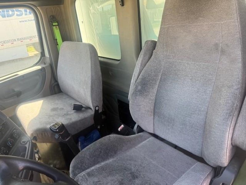 Freightliner Cascadia Day Cab LNG, 2015 – Cummins ISX12 G 400 HP, 10 Speed, Natural Gas Tractor