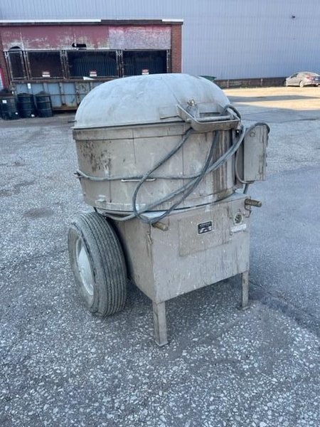 Mcenglevan model mx250 250# portable mixer s/n 109, s blades, 5hp, 240 volt