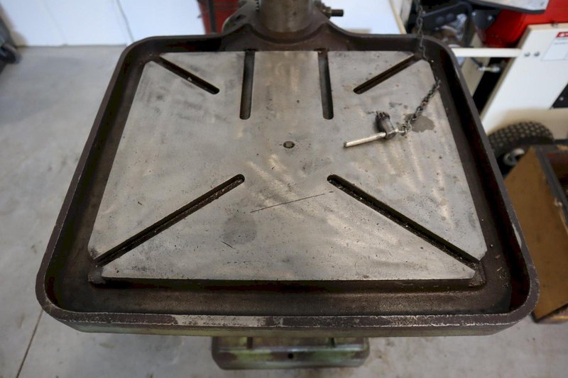 Delta Rockwell 20" Floor Model Drill Press, Variable Speed to 2,000 RPM, 6" Hand Quill Feed, Drill Chuck