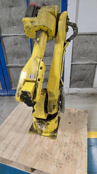 FANUC M-16IB/20 + R-J3IB ROBOT ARM AND CONTROL PANEL USED