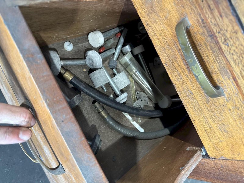 MOORE NO. G18 JIG GRINDER W/ CABINET OF TO0LING. STOCK # 0774725